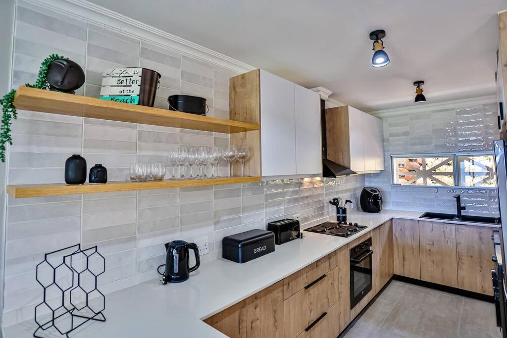 Large Sea View, Walk To Eateries, Loadshed Free Apartamento Ballito Exterior foto
