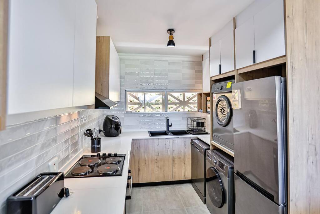 Large Sea View, Walk To Eateries, Loadshed Free Apartamento Ballito Exterior foto