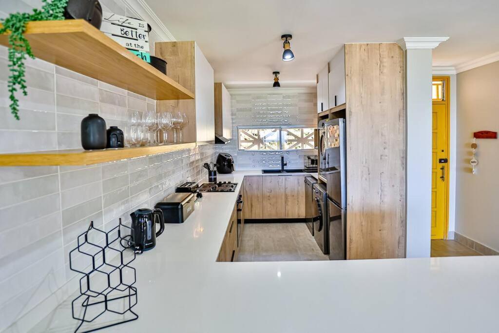 Large Sea View, Walk To Eateries, Loadshed Free Apartamento Ballito Exterior foto